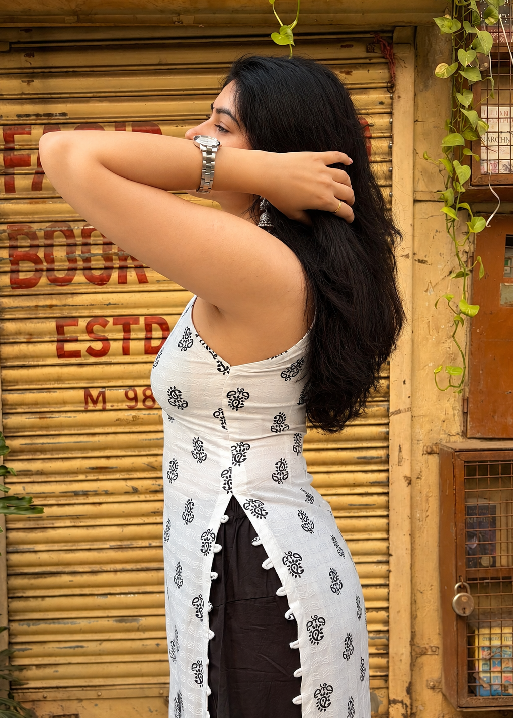 Sakhi Monochrome Halter Kurti
